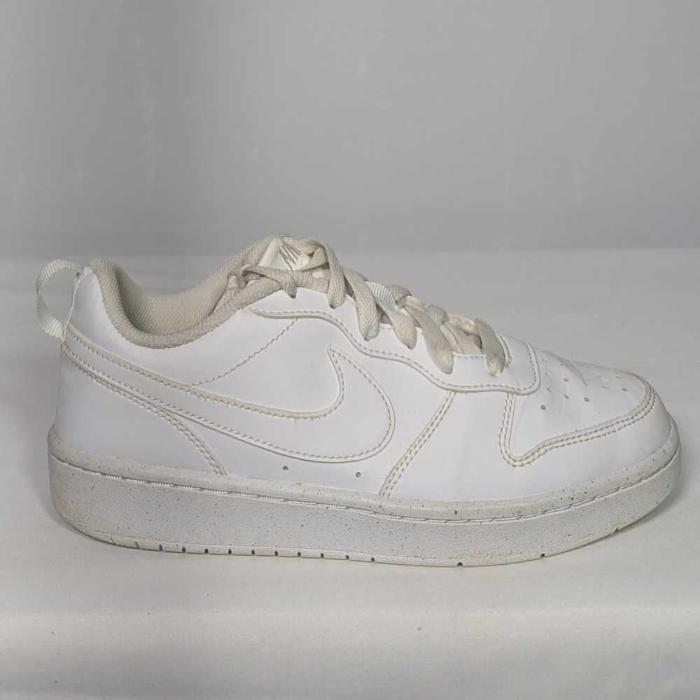 Nike Kids Court Borough 2 Low Top Sneakers White Monochrome Athletic Shoes Sz 6Y